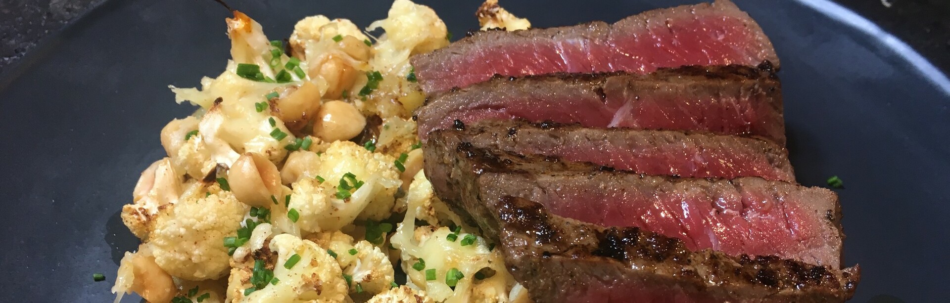 Pepersteak met geroosterde bloemkool