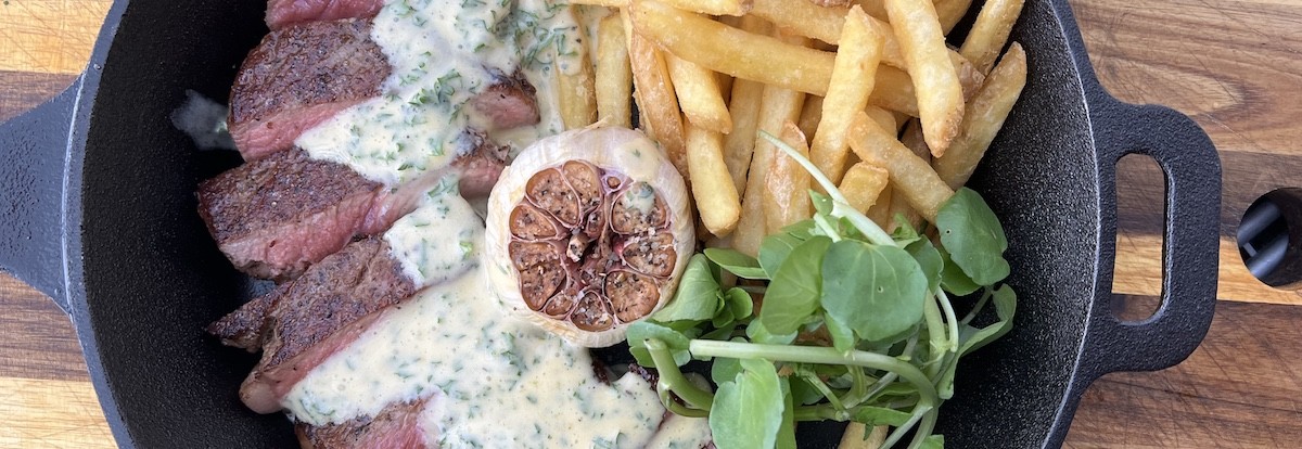 Steak frites with Béarnaise sauce